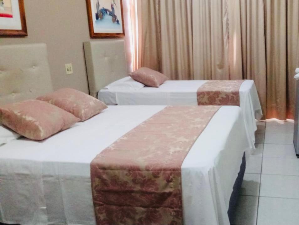 Max Hotel Nucleo Bandeirante Bagian luar foto