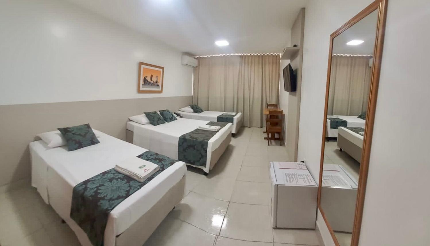 Max Hotel Nucleo Bandeirante Bagian luar foto