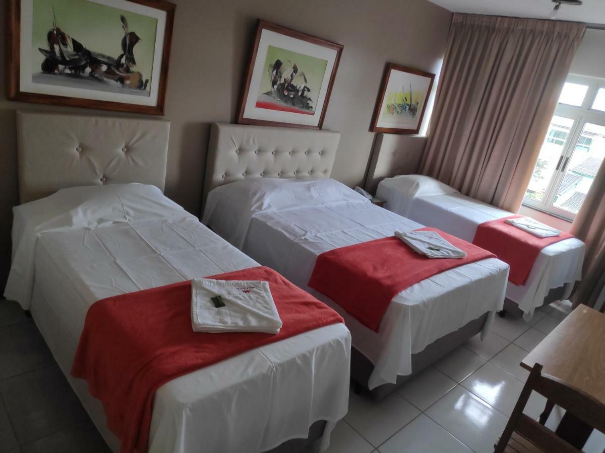 Max Hotel Nucleo Bandeirante Bagian luar foto